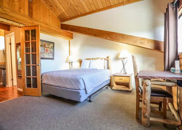 The Boulder Creek Lodge